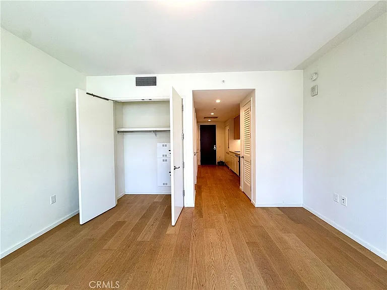 877 Francisco St #521 — Photo 6