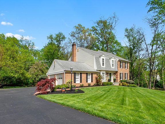 2nd image of 4940 Walkingfern Dr