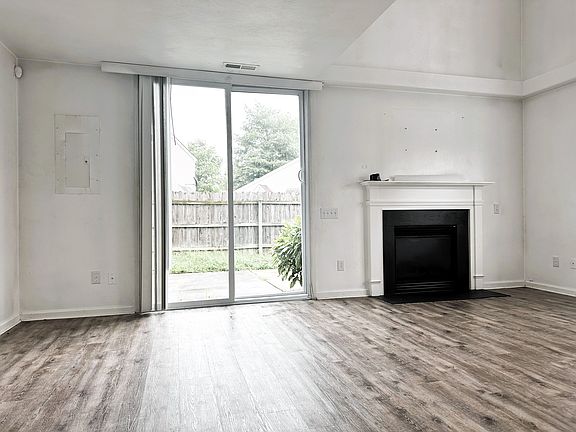 5th image of 6112 Cambridge Dr W