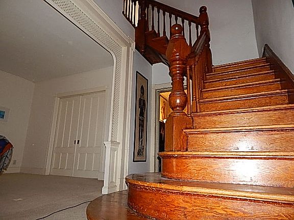 4th image of 300 Manning Blvd
