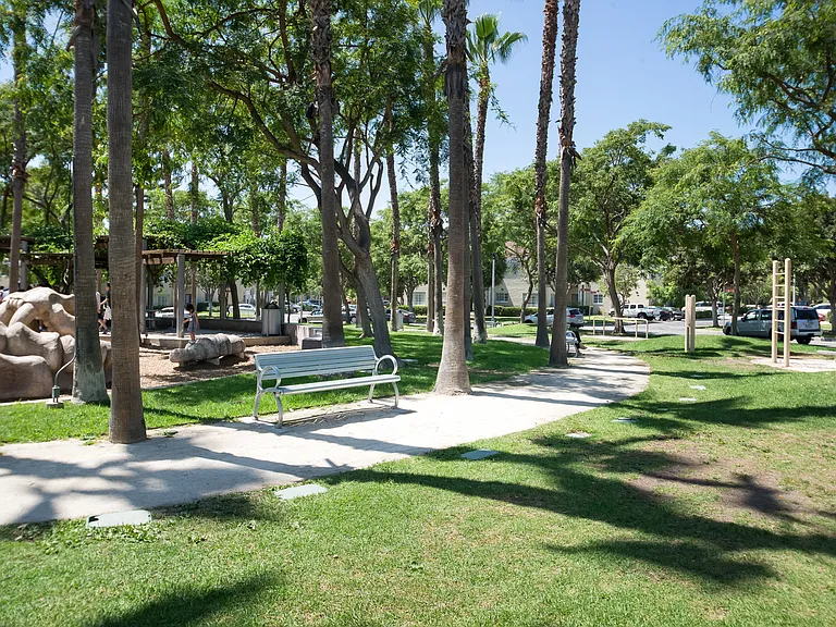 Park La Brea — Photo 7
