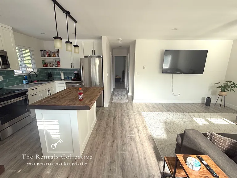 3758 Sefton St — Photo 8