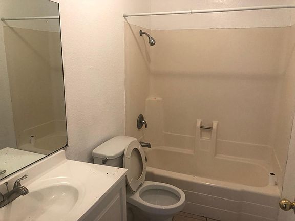 5th image of 435 N San Gabriel Ave APT B