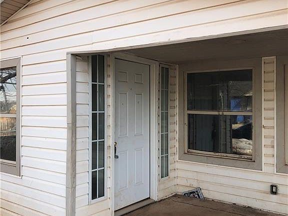 2nd image of 424 SE 54th St