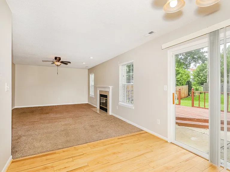 11960 Locus Ln — Photo 9