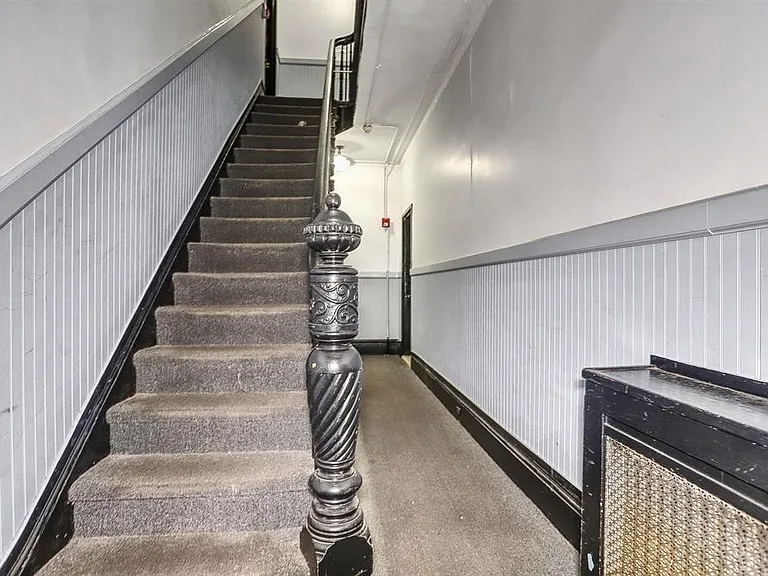 1122 Hudson St #2B — Photo 23