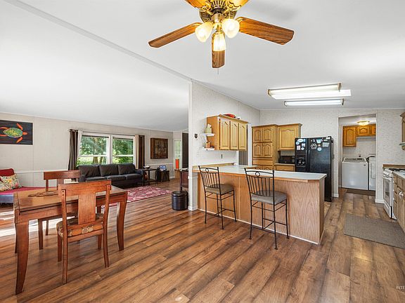4th image of 2875 N Maple Grove Rd