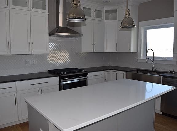 5th image of 935 Grouse Ct