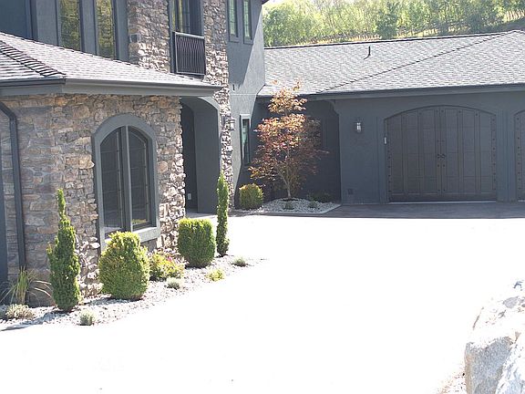 3rd image of 280 Bene Vista Ln