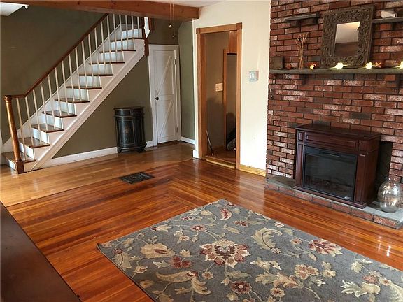 2nd image of 516 Fruit Hill Ave