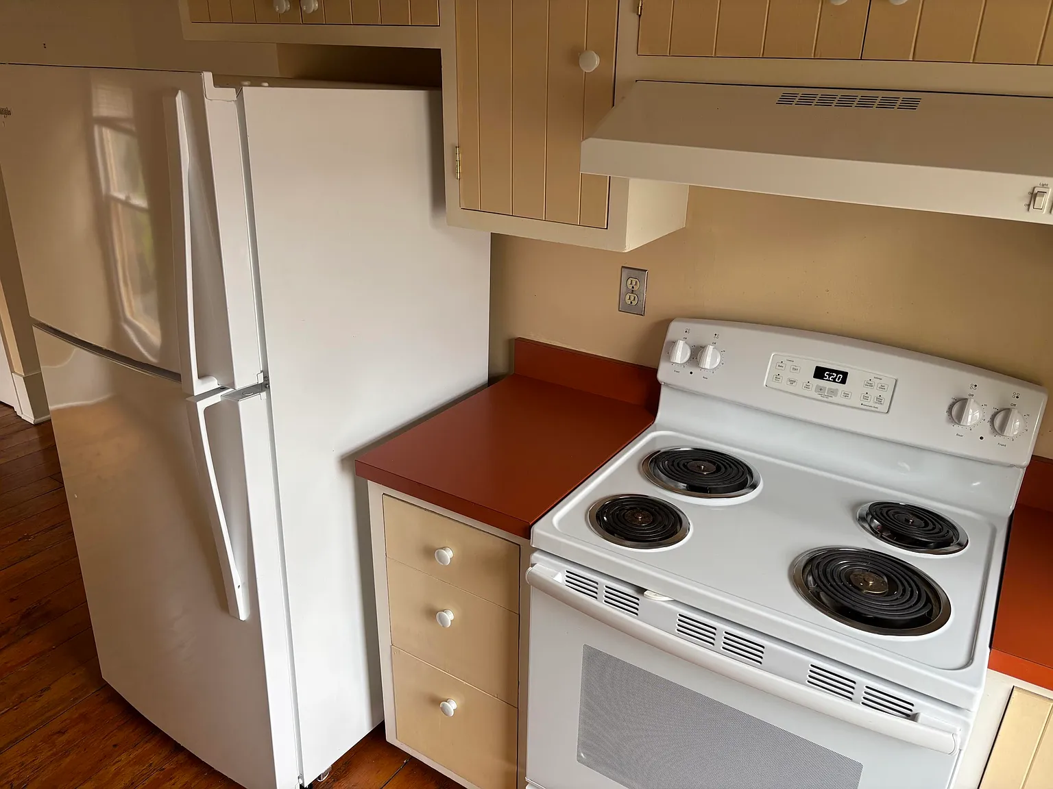 3 bed, 1.5 bath, 4450 sqft, $3,400 — Photo 3