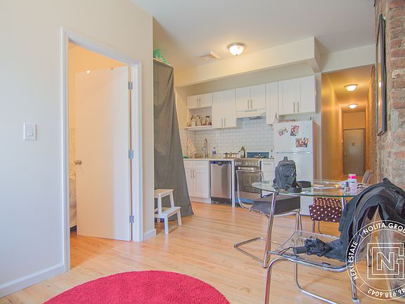 3rd image of 90 Elizabeth St APT 16