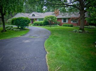 6285 Thurber Rd, Bloomfield Hills, MI 48301