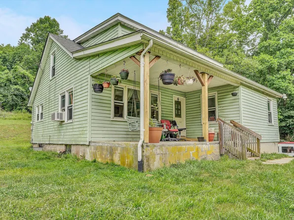 17838 Callaway Rd, Callaway, VA 24067
