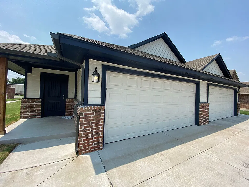 5203 Oakwood Villas Ct