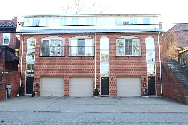 639 Gettysburg St photo 1