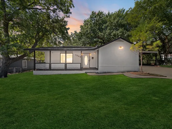 1309 N Gaines St, Ennis, TX 75119