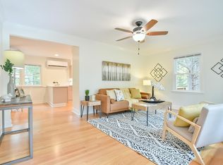 422 Tinkerbell Rd, Chapel Hill, NC 27517