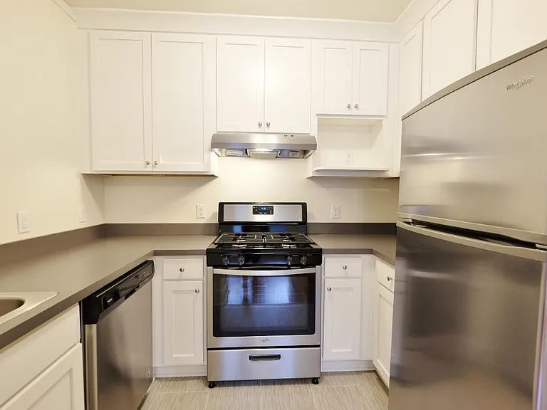 Grand Place Apartments — Photo 10
