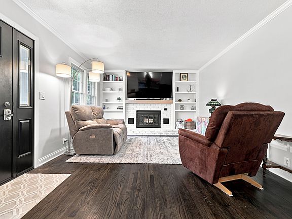 5th image of 3924 Clinton Ave