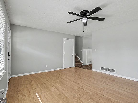 5th image of 2538 Burton Cir