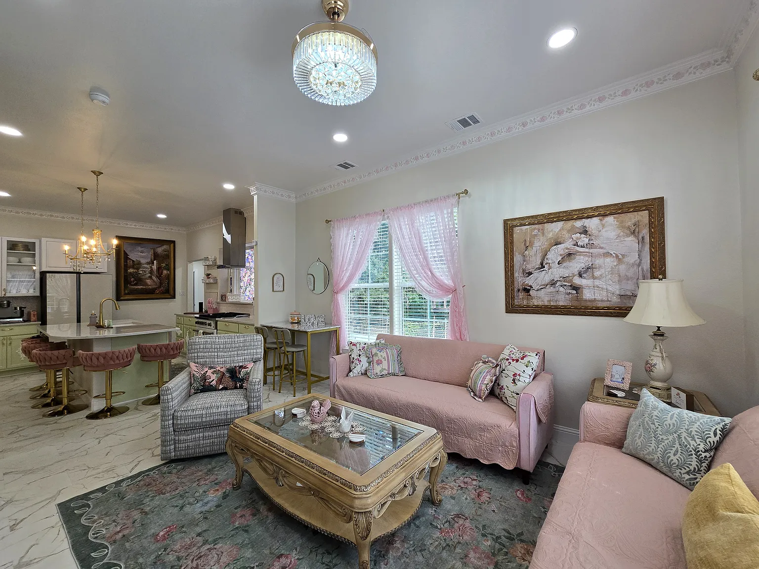 3 bed, 1316 sqft, $3,900 — Photo 2