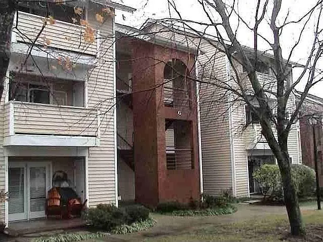2601 Duncan Chapel Rd #F301 — Photo 2
