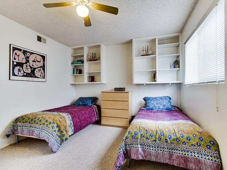 826 Brighton Ct — Photo 18