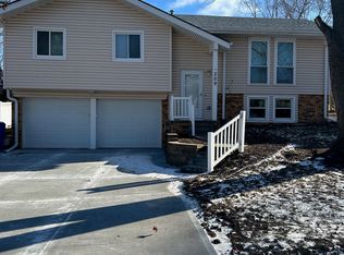 309 Laredo Rd, Papillion, NE 68046