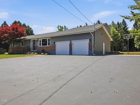 2nd image of 36 Snake Hill Road