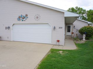 229 6th Street Cir SW, Watertown, SD 57201