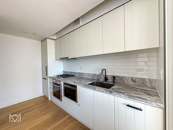 4th image of 185 18th St #308