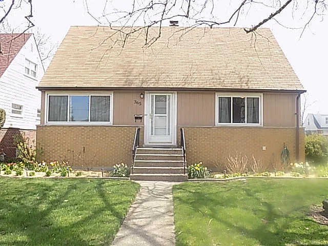 365 Clyde Ave photo 1