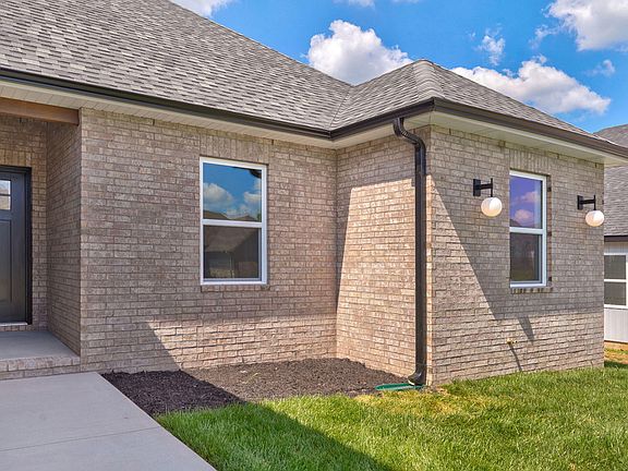 4th image of 3041 E Heritage Street