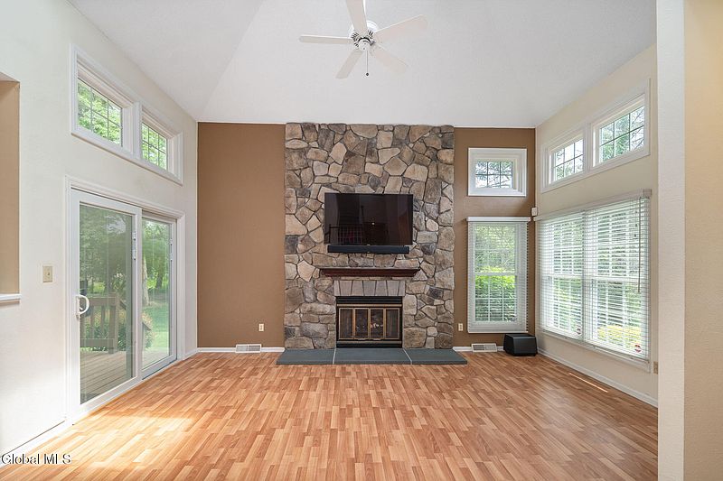 2nd image of 9 Ridgefield Drive