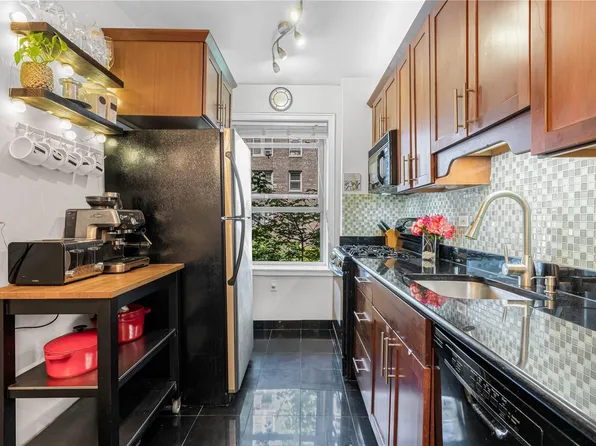 48-18 43rd Street #2C, Woodside, NY 11377