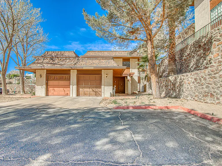 421 Irondale Dr #B — Photo 1