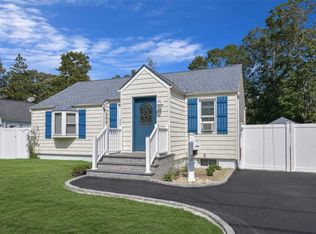 1323 Peters Blvd, Bay Shore, NY 11706