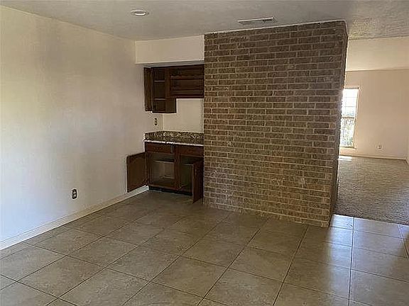 4th image of 416 Everest Ct