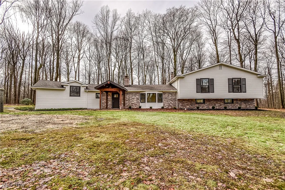 17460 Trillium Dr photo 1