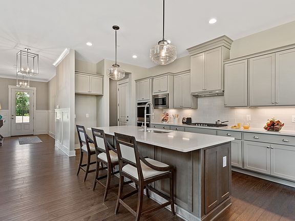 2nd image of 809 Delamotte Pass #122