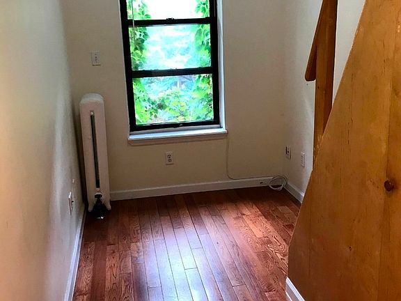 5th image of 317 W 30th St APT 3F