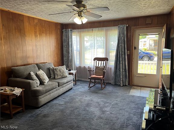 4th image of 392 Westmoreland St