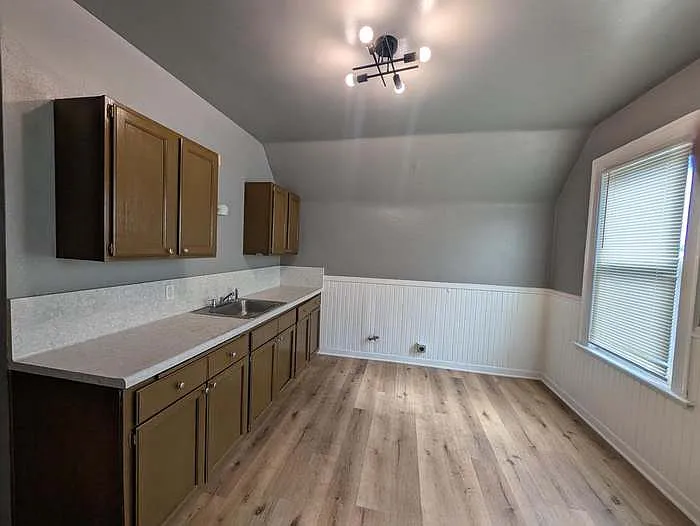 2 bed, 1100 sqft, $1,069 — Photo 4