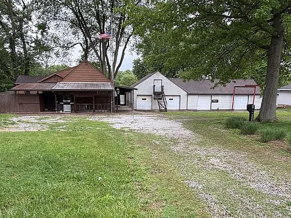 1662 W Turkeyfoot Lake Rd, Barberton, OH 44203