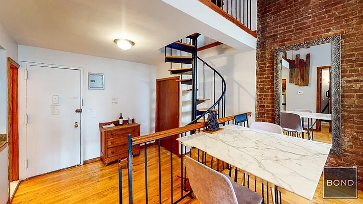 Rented by Bond New York | media 33