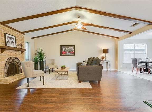 3rd image of 2426 Richwood Dr