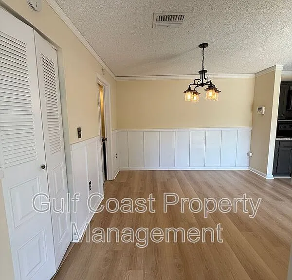 5249 Cedarbend Dr #1 — Photo 3