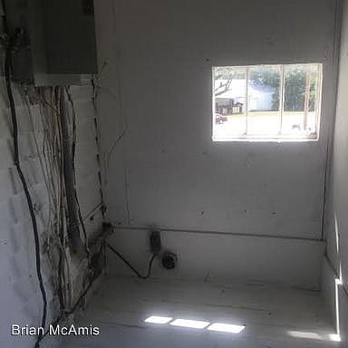4th image of 100 Malone Dr
