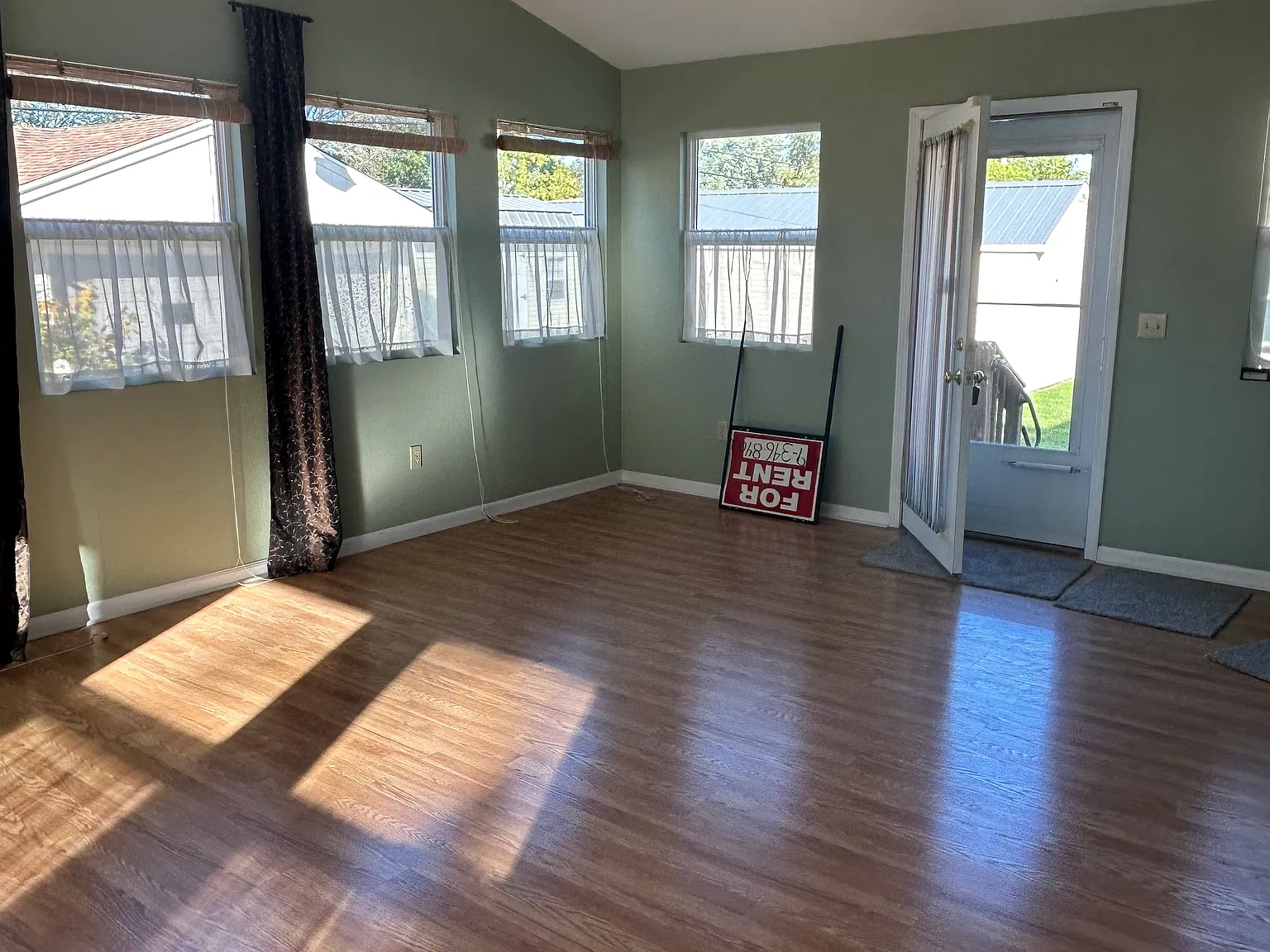 3 bed, 1400 sqft, $1,700 — Photo 4
